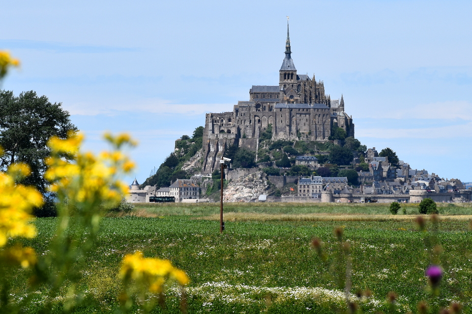 16.7.16: Besuch der ehemaligen Abtei Mont-St-Michel, heute 
                        ein UNESCO-Weltkulturerbe, zuhinterst in der Bucht von St-Malo